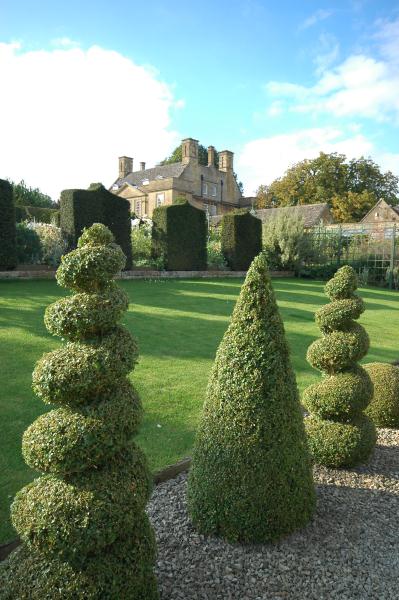 Bourton House Garden